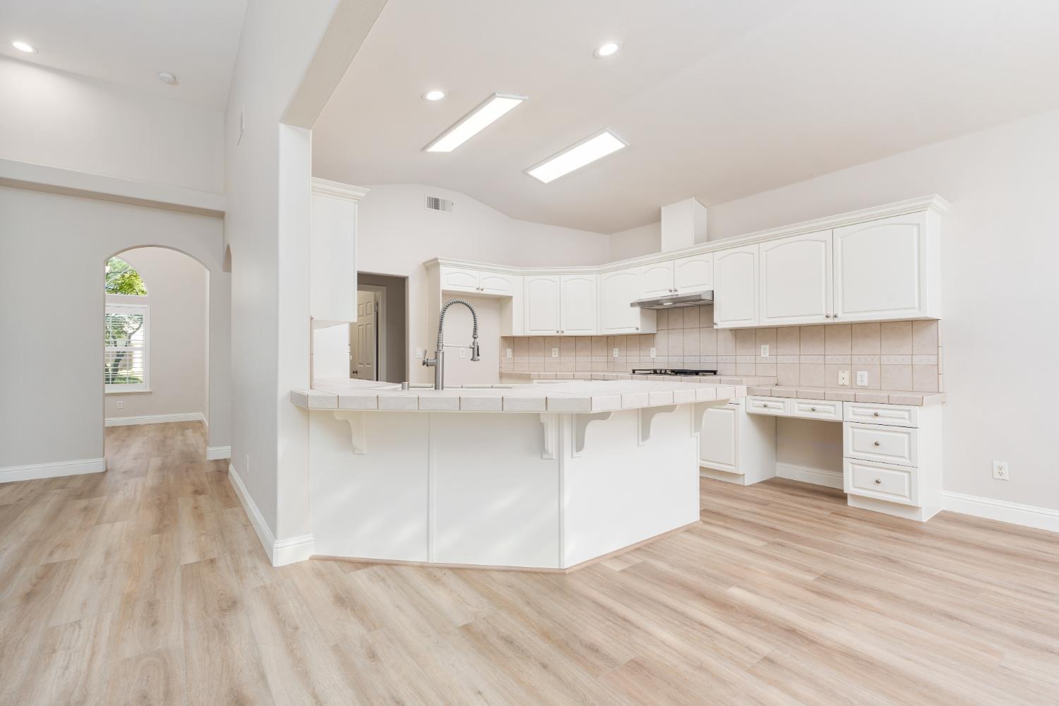 5049 W Locust Ave, Fresno, CA 93722