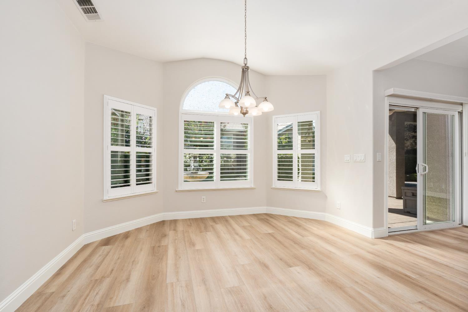5049 W Locust Ave, Fresno, CA 93722