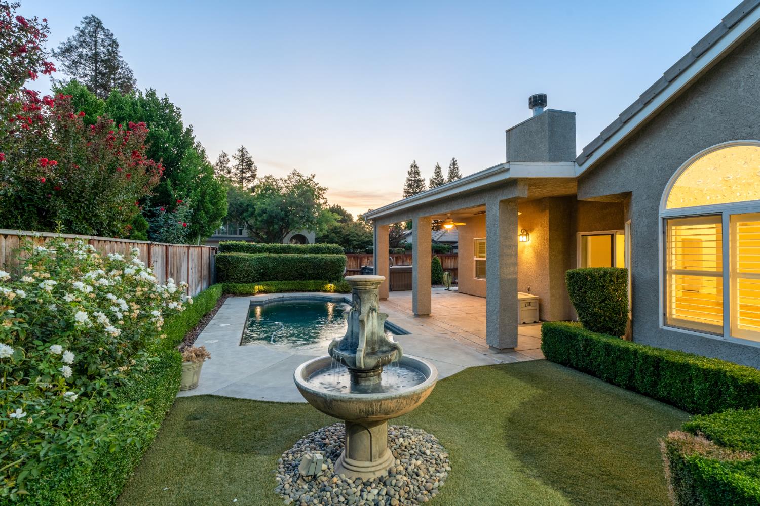 5049 W Locust Ave, Fresno, CA 93722