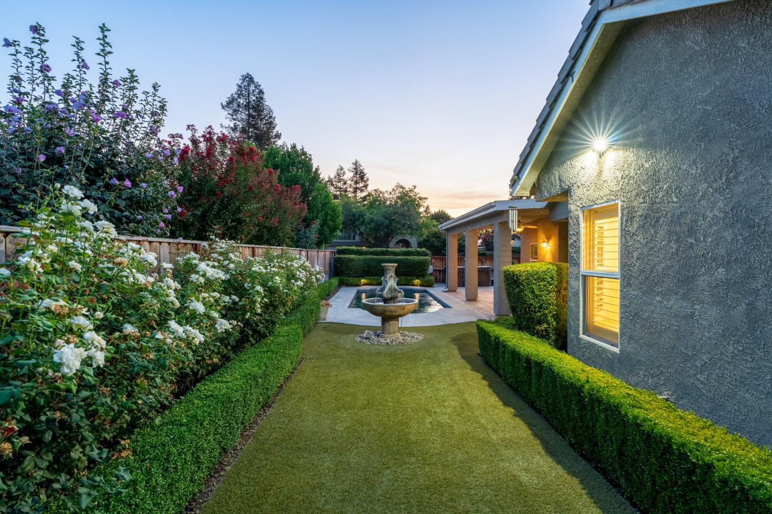 5049 W Locust Ave, Fresno, CA 93722