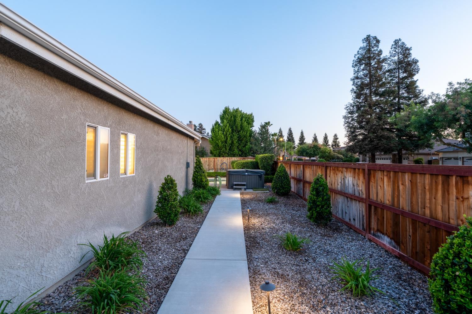 5049 W Locust Ave, Fresno, CA 93722