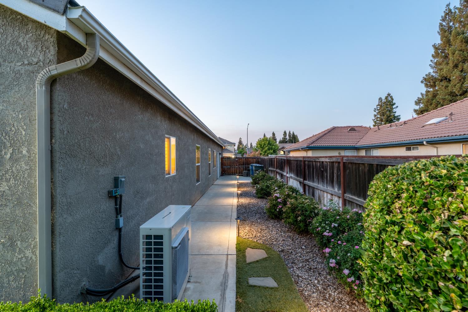 5049 W Locust Ave, Fresno, CA 93722