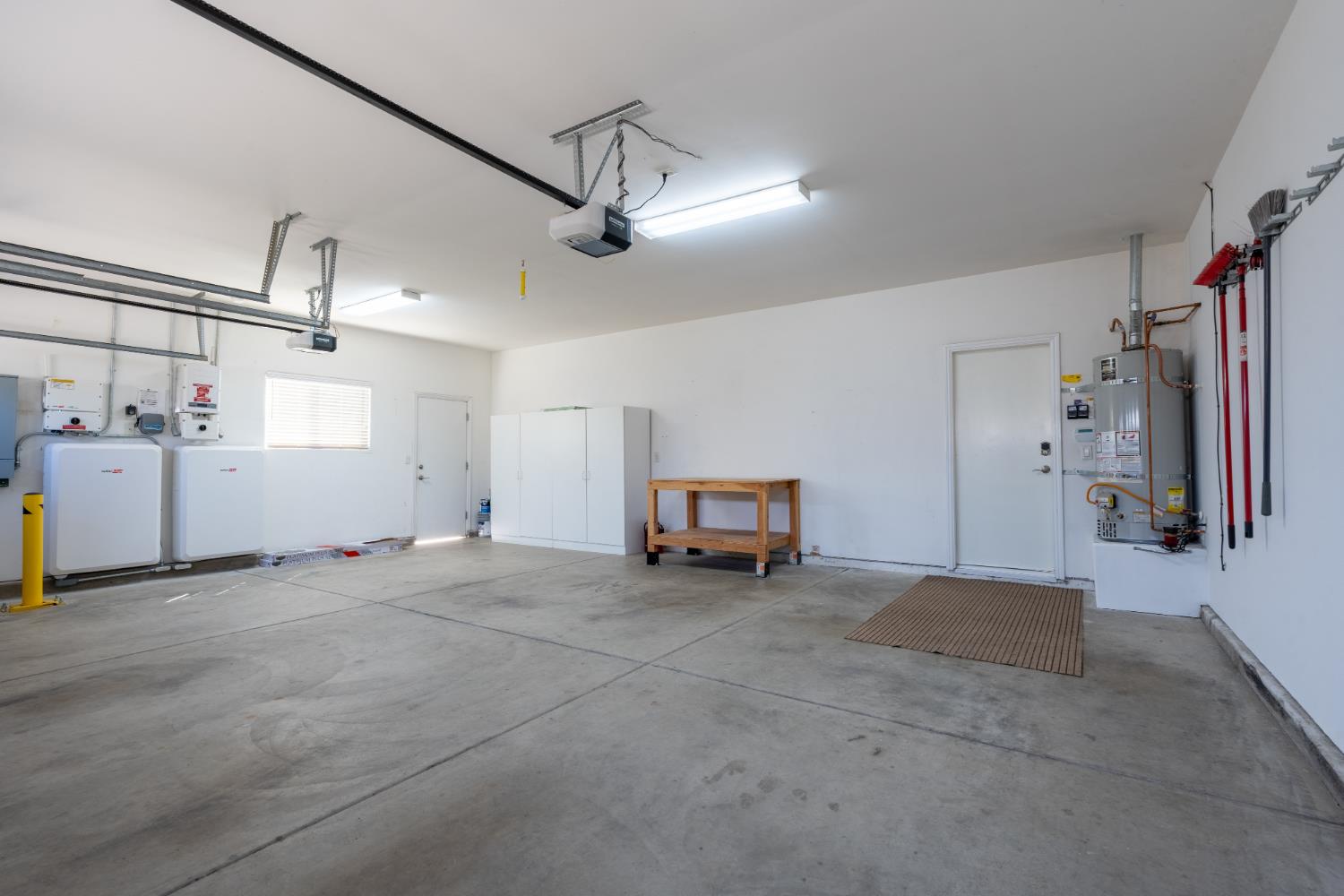 5049 W Locust Ave, Fresno, CA 93722