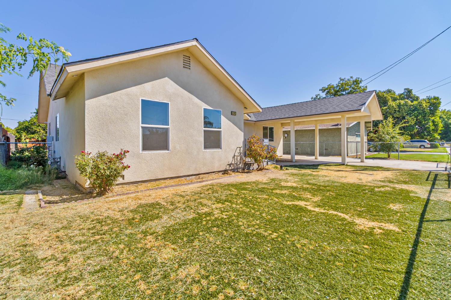 3243 E Simpson Ave, Fresno, CA 93703