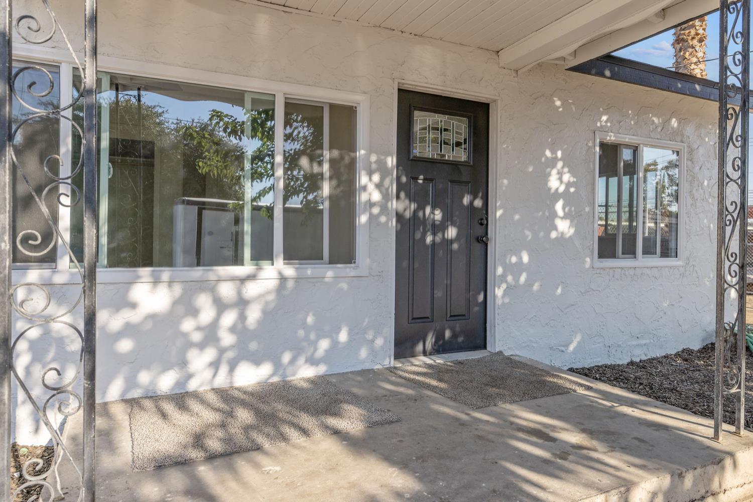1226 N Rowell Ave, Fresno, CA 93703