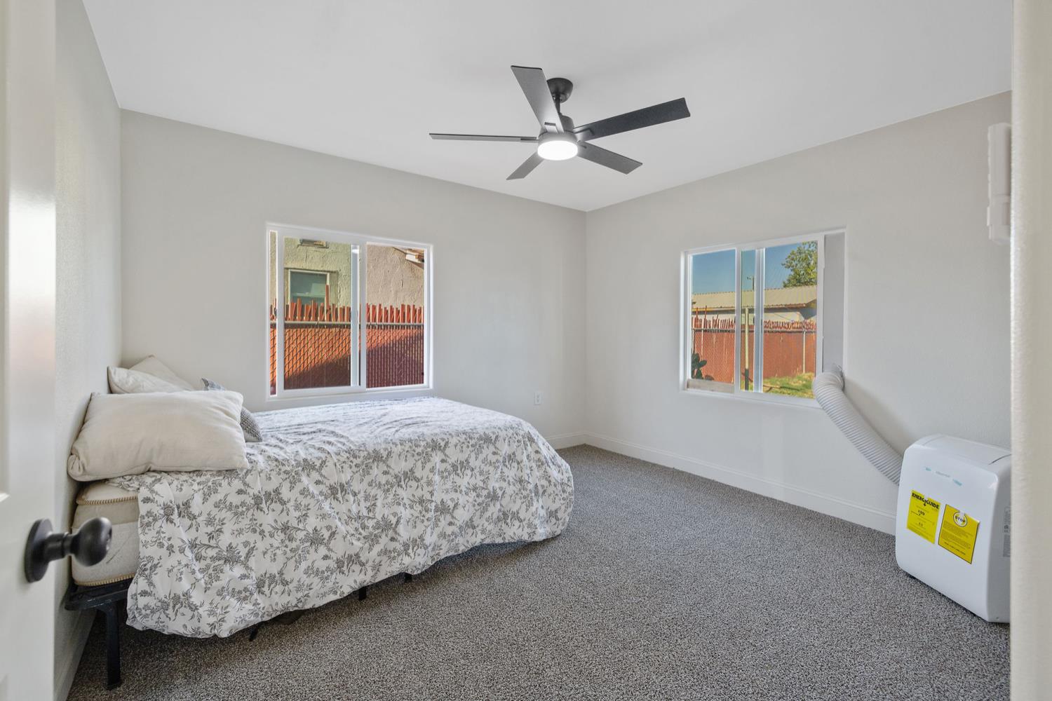 1226 N Rowell Ave, Fresno, CA 93703