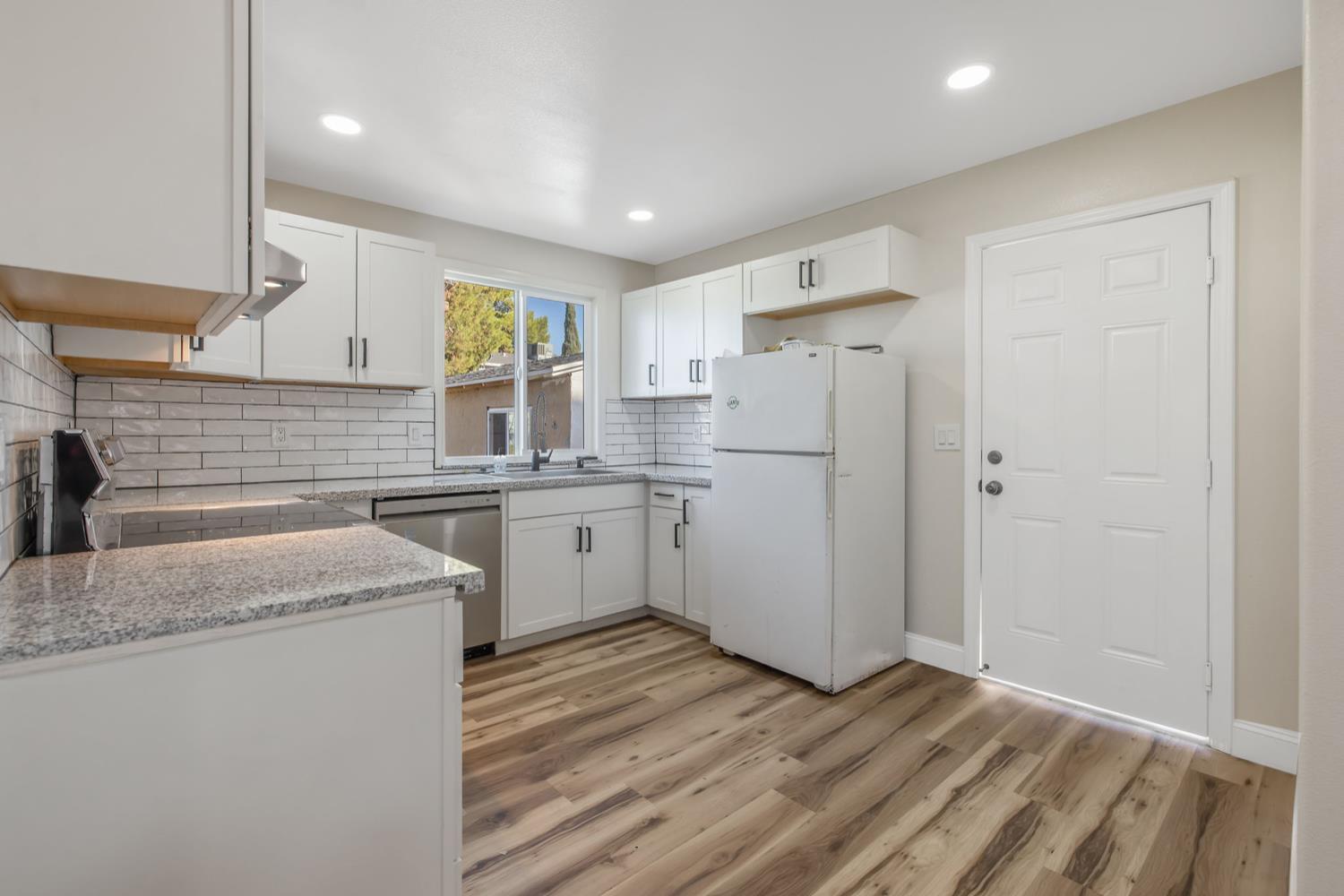 1226 N Rowell Ave, Fresno, CA 93703