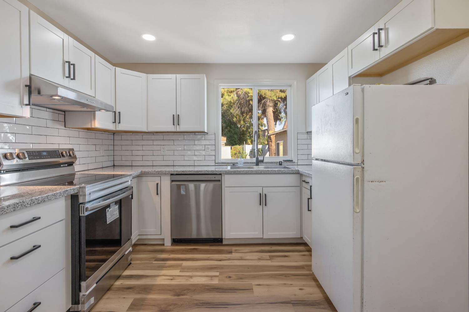 1226 N Rowell Ave, Fresno, CA 93703