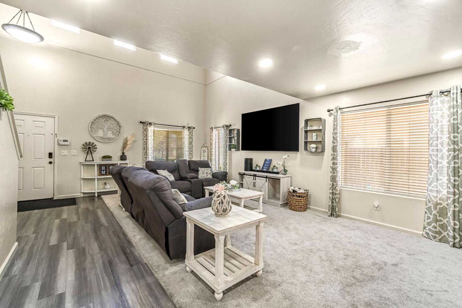 810 S Cypress Ave, Fresno, CA 93727