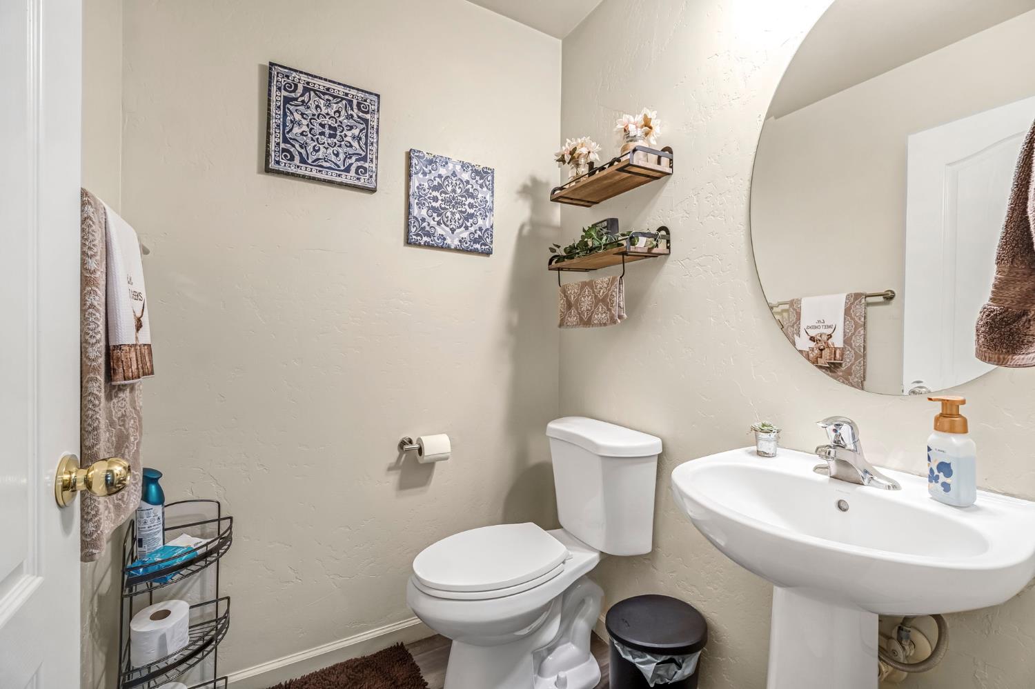 810 S Cypress Ave, Fresno, CA 93727