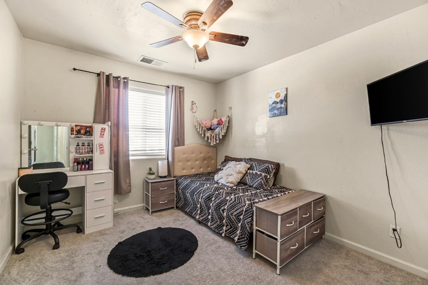 810 S Cypress Ave, Fresno, CA 93727