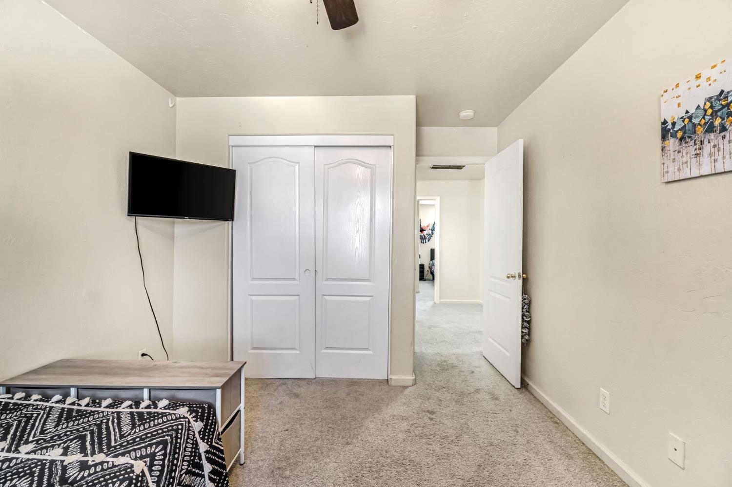 810 S Cypress Ave, Fresno, CA 93727