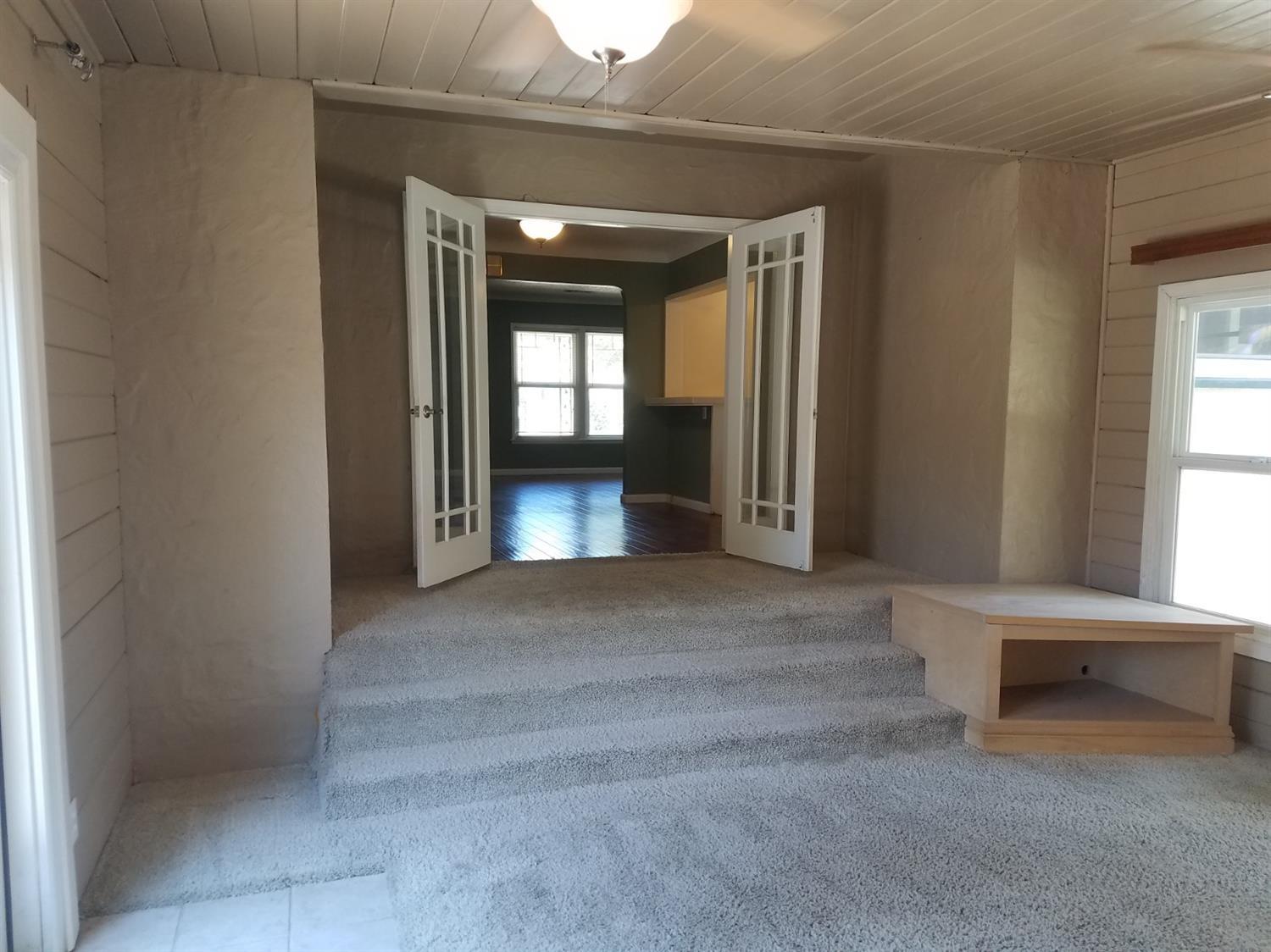 36 E Cortland Ave, Fresno, CA 93704
