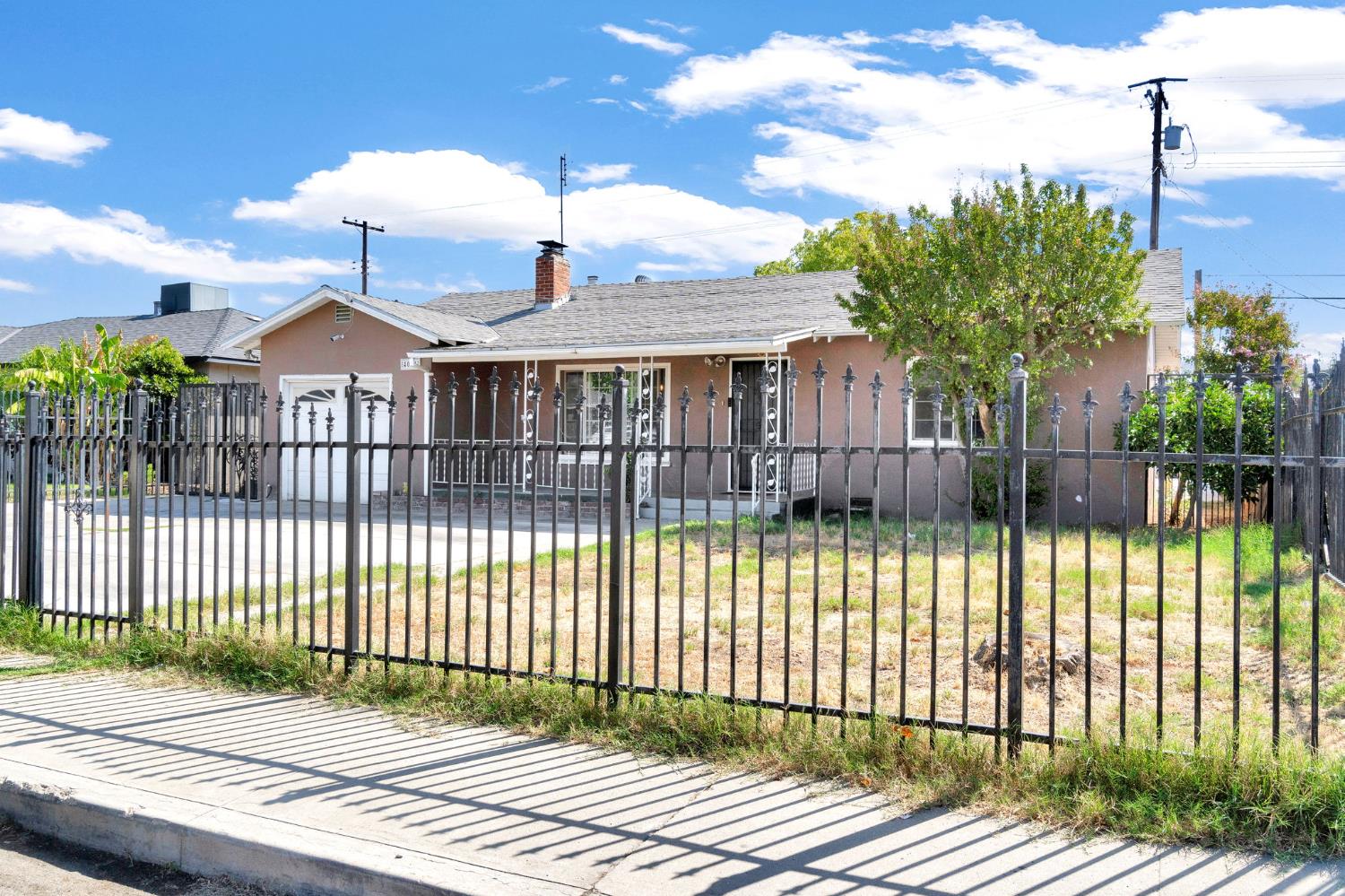 4054 Arden Dr S, Fresno, CA 93703