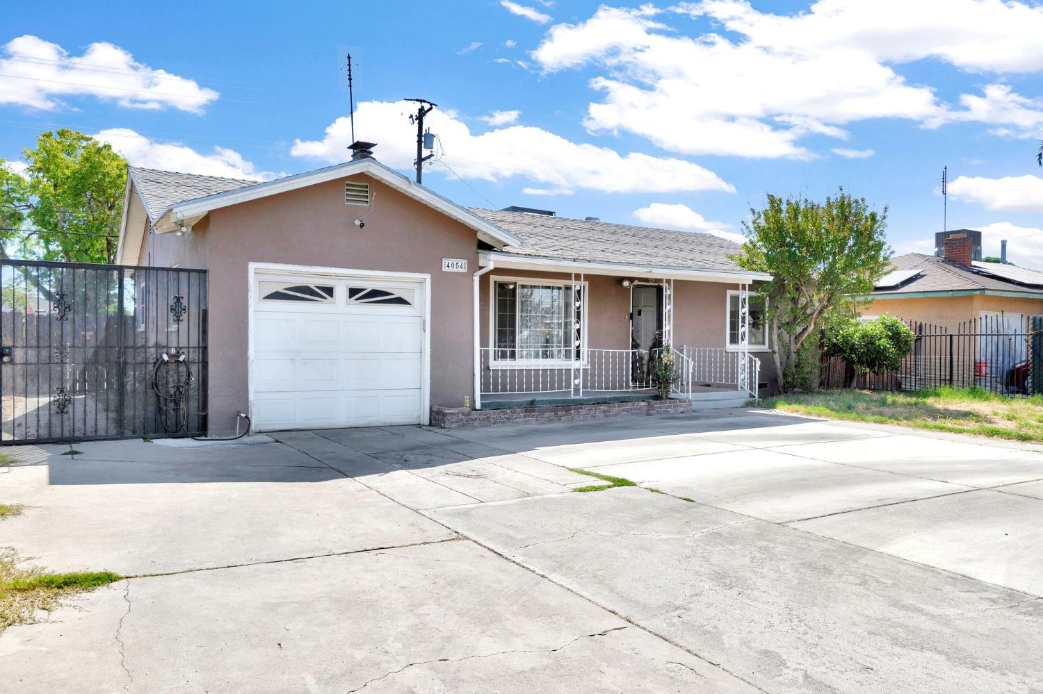 4054 Arden Dr S, Fresno, CA 93703