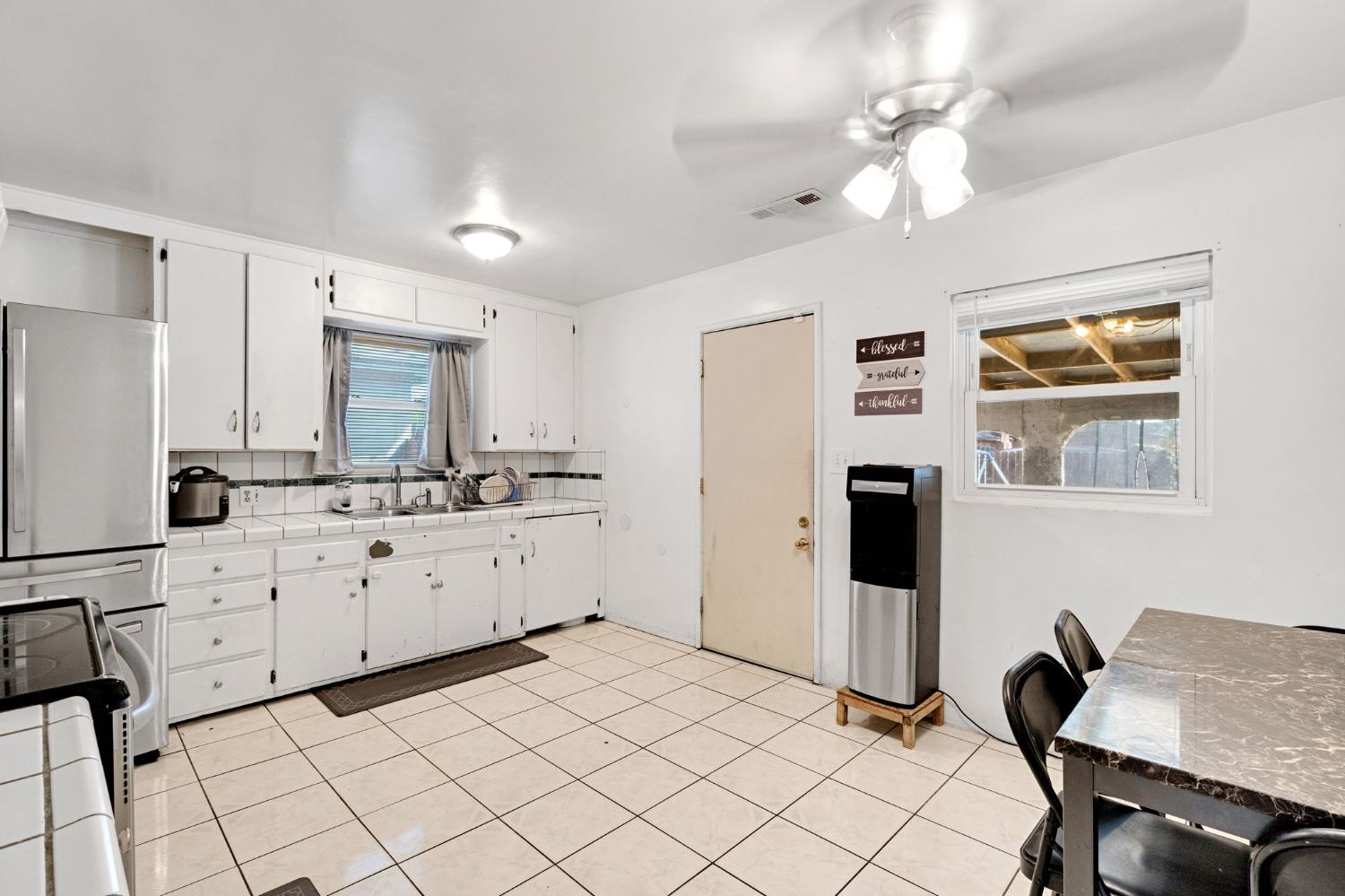 4054 Arden Dr S, Fresno, CA 93703