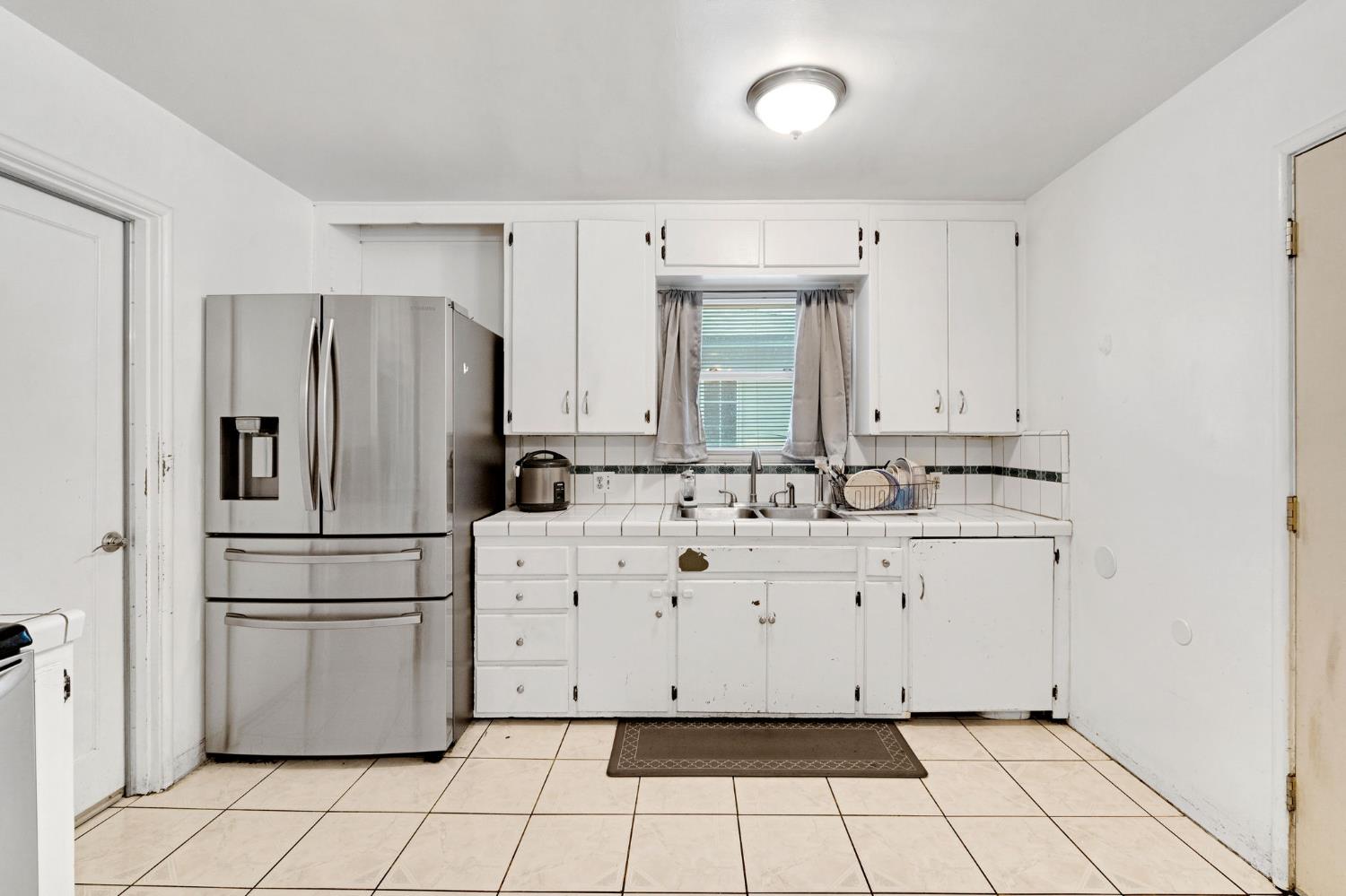 4054 Arden Dr S, Fresno, CA 93703