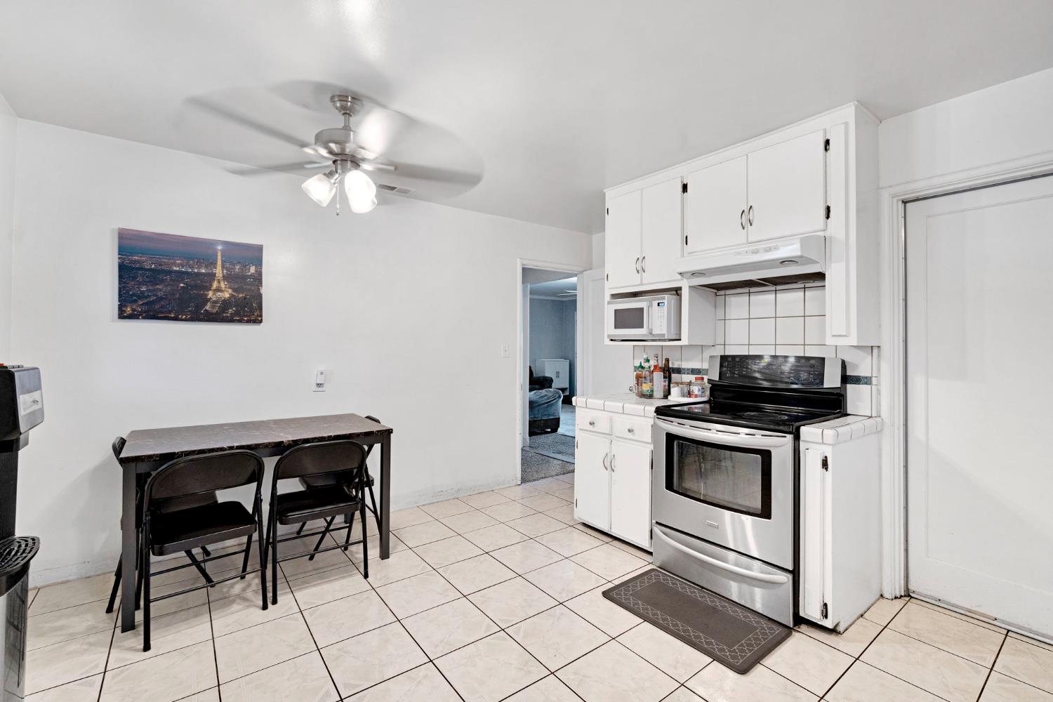 4054 Arden Dr S, Fresno, CA 93703