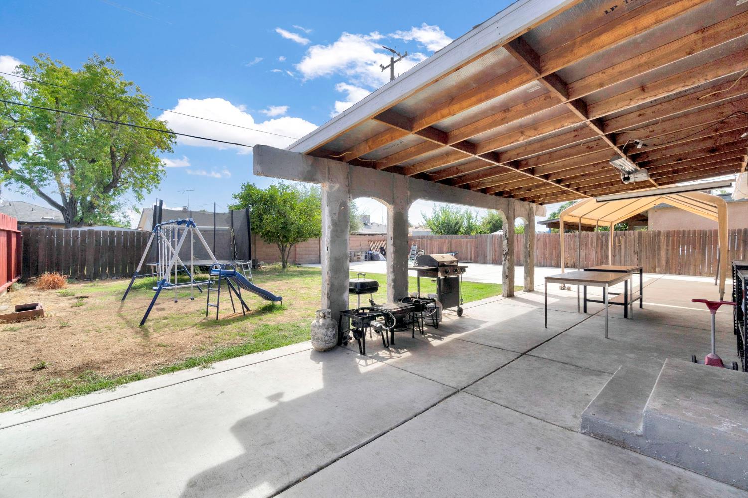 4054 Arden Dr S, Fresno, CA 93703