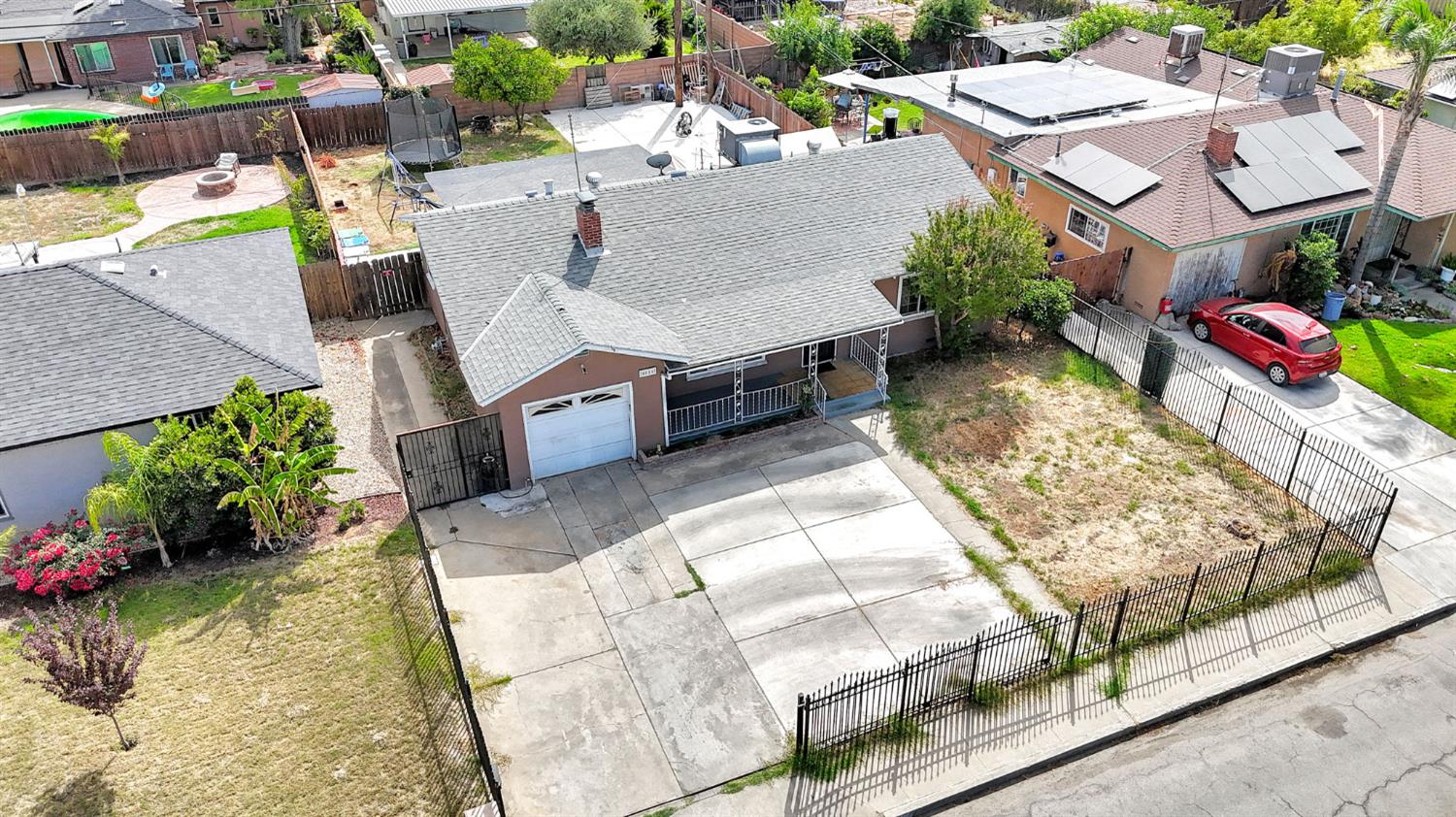 4054 Arden Dr S, Fresno, CA 93703