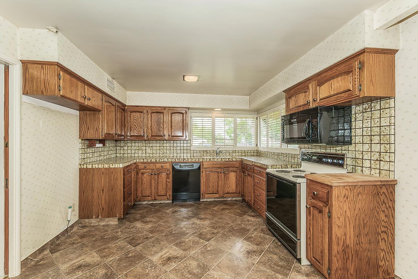1444 E Swift Ave, Fresno, CA 93704