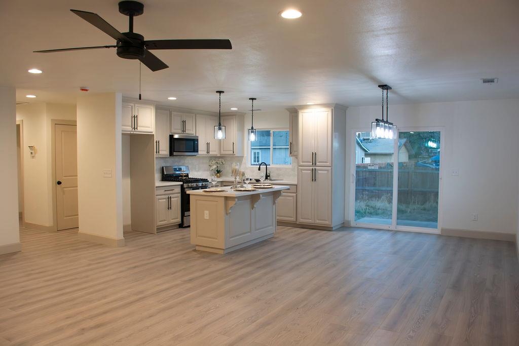 3055 E Olney Ave, Fresno, CA 93725