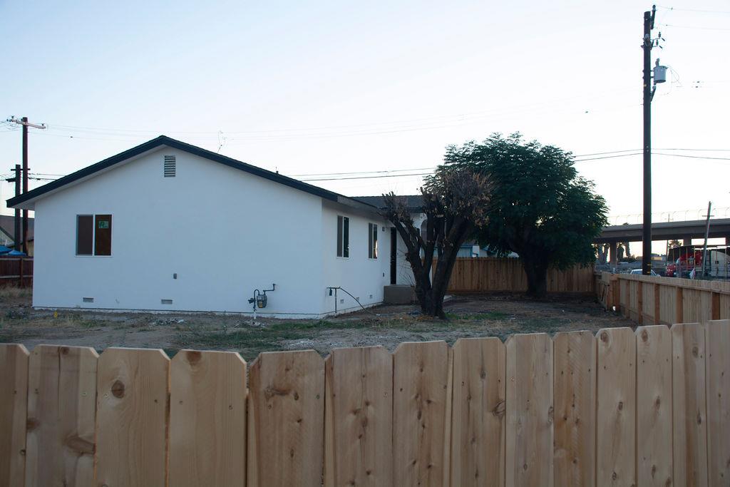 3055 E Olney Ave, Fresno, CA 93725