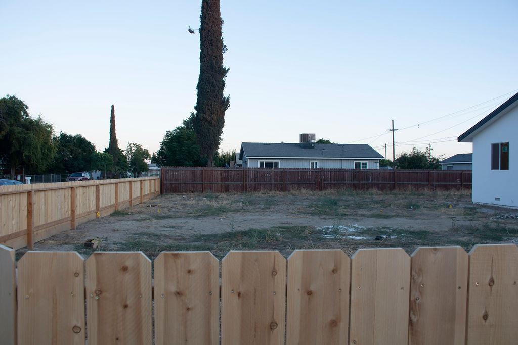 3055 E Olney Ave, Fresno, CA 93725