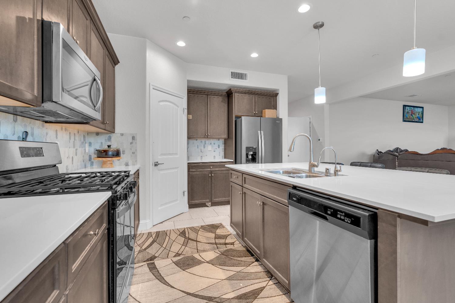 6466 W Richert Ave, Fresno, CA 93723