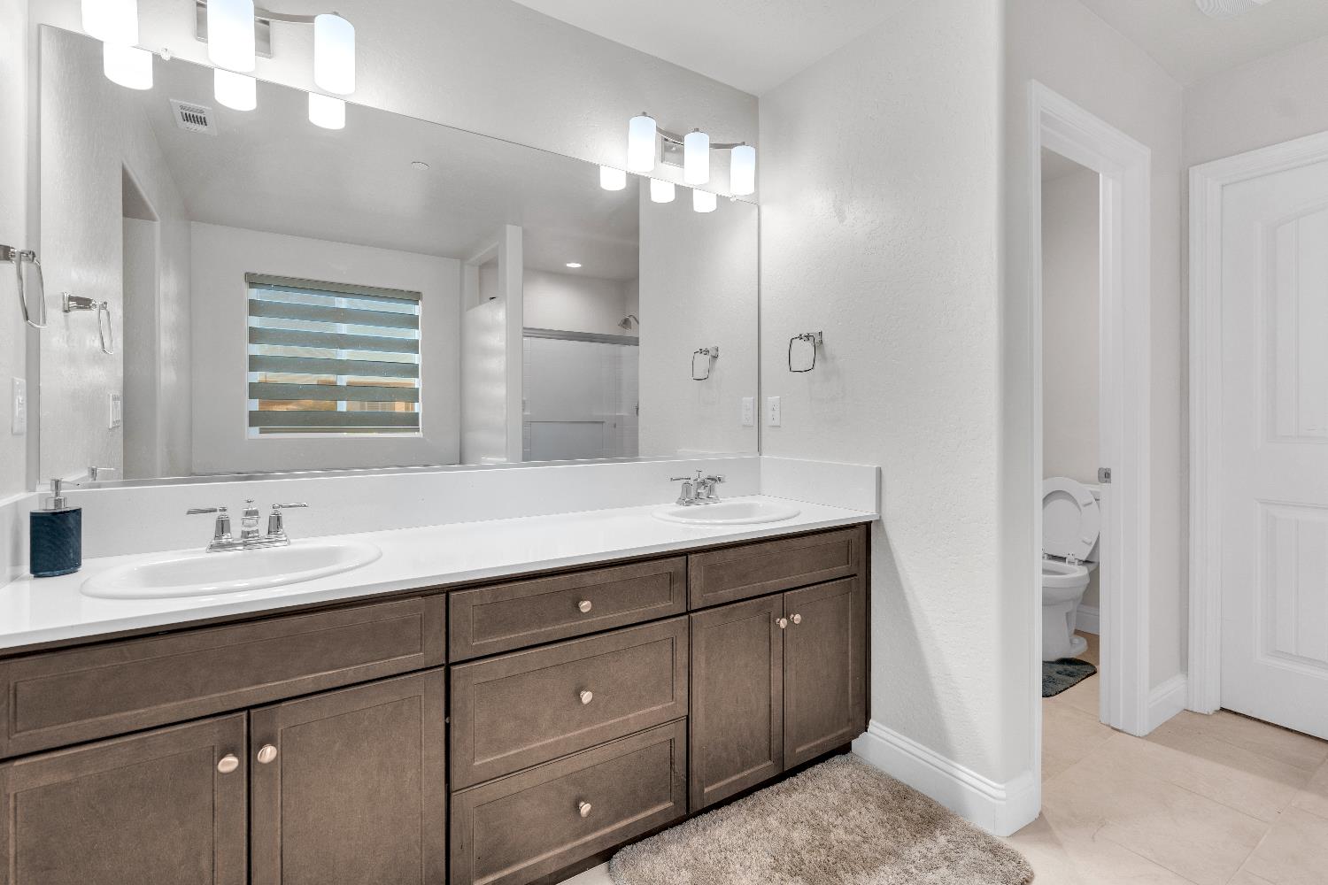 6466 W Richert Ave, Fresno, CA 93723