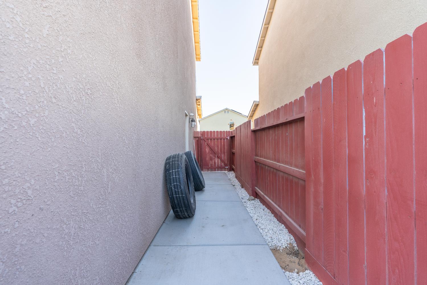 6466 W Richert Ave, Fresno, CA 93723