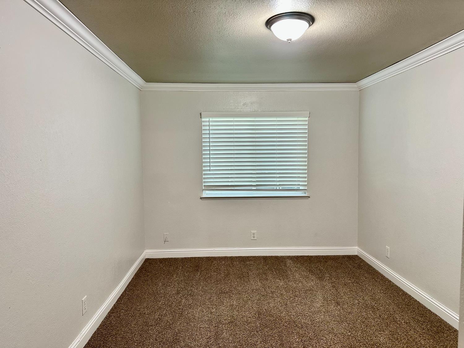 5683 N Rafael, Fresno, CA 93711