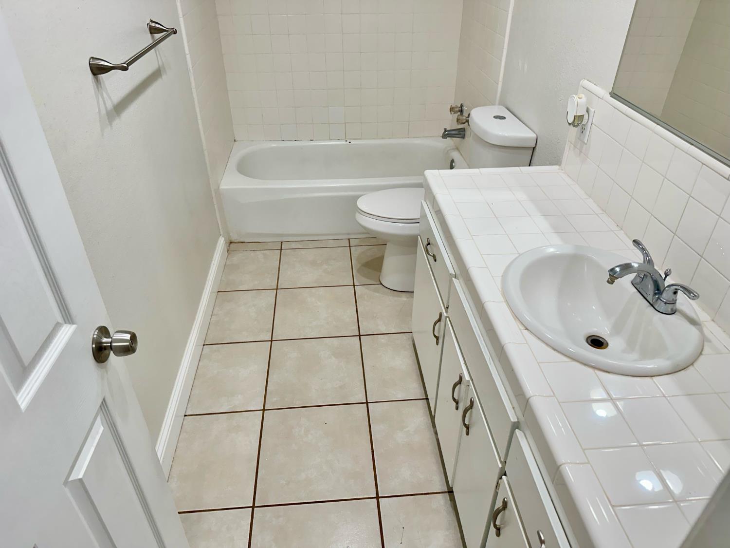 5683 N Rafael, Fresno, CA 93711