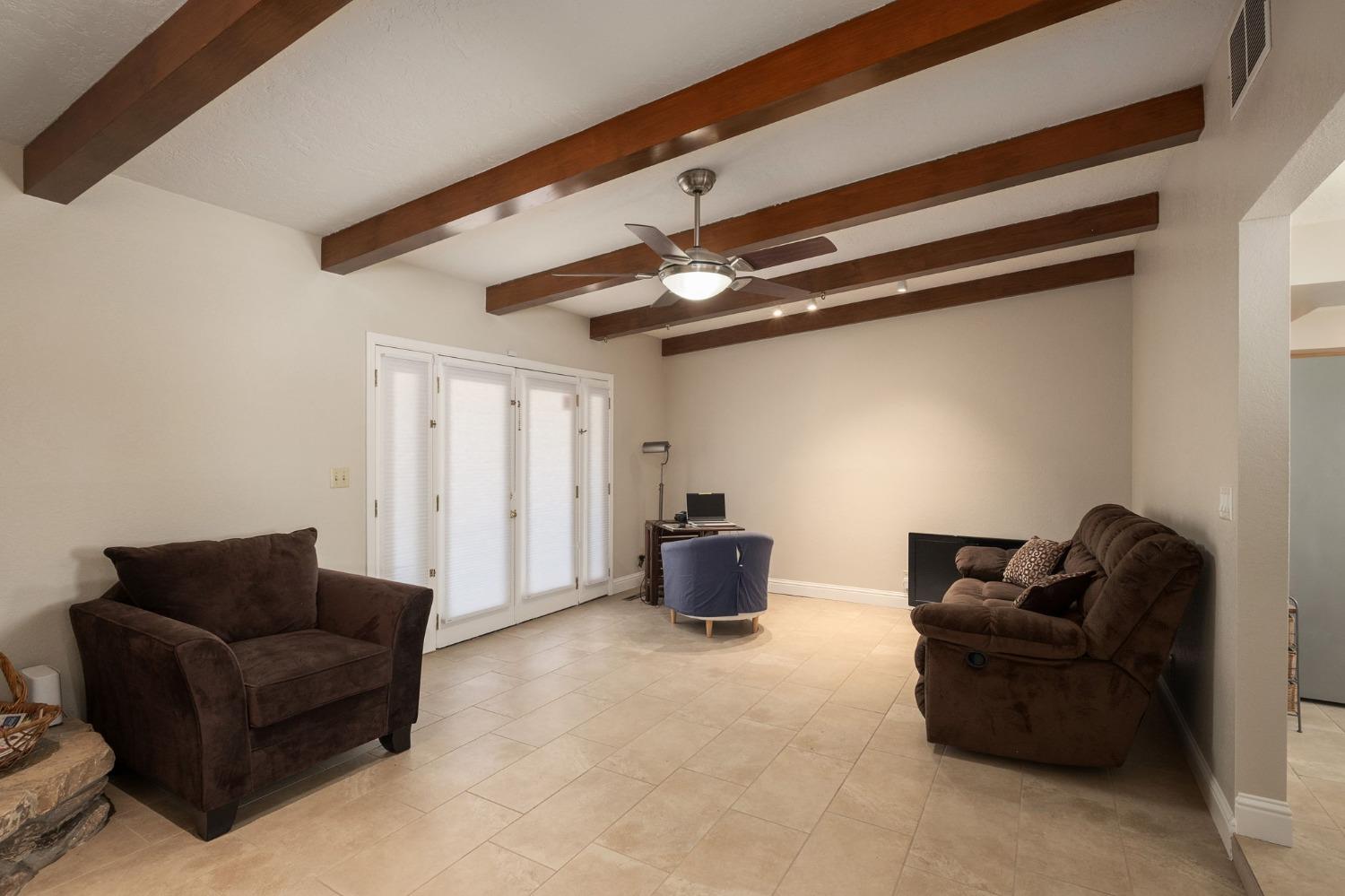 696 W Celeste Ave, Fresno, CA 93704