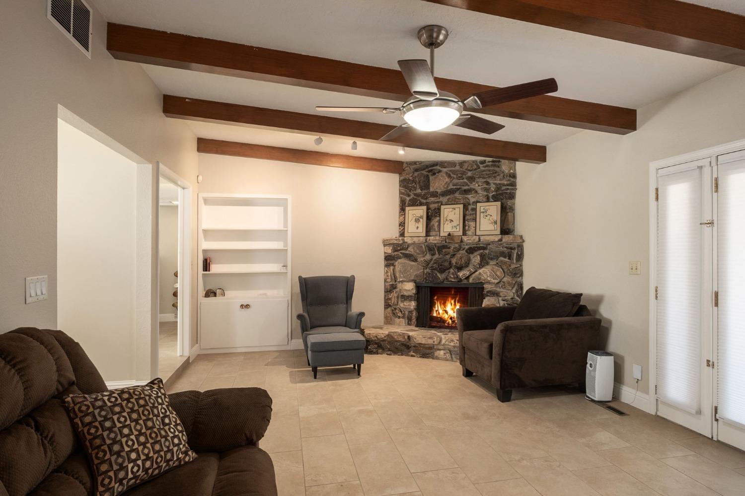 696 W Celeste Ave, Fresno, CA 93704
