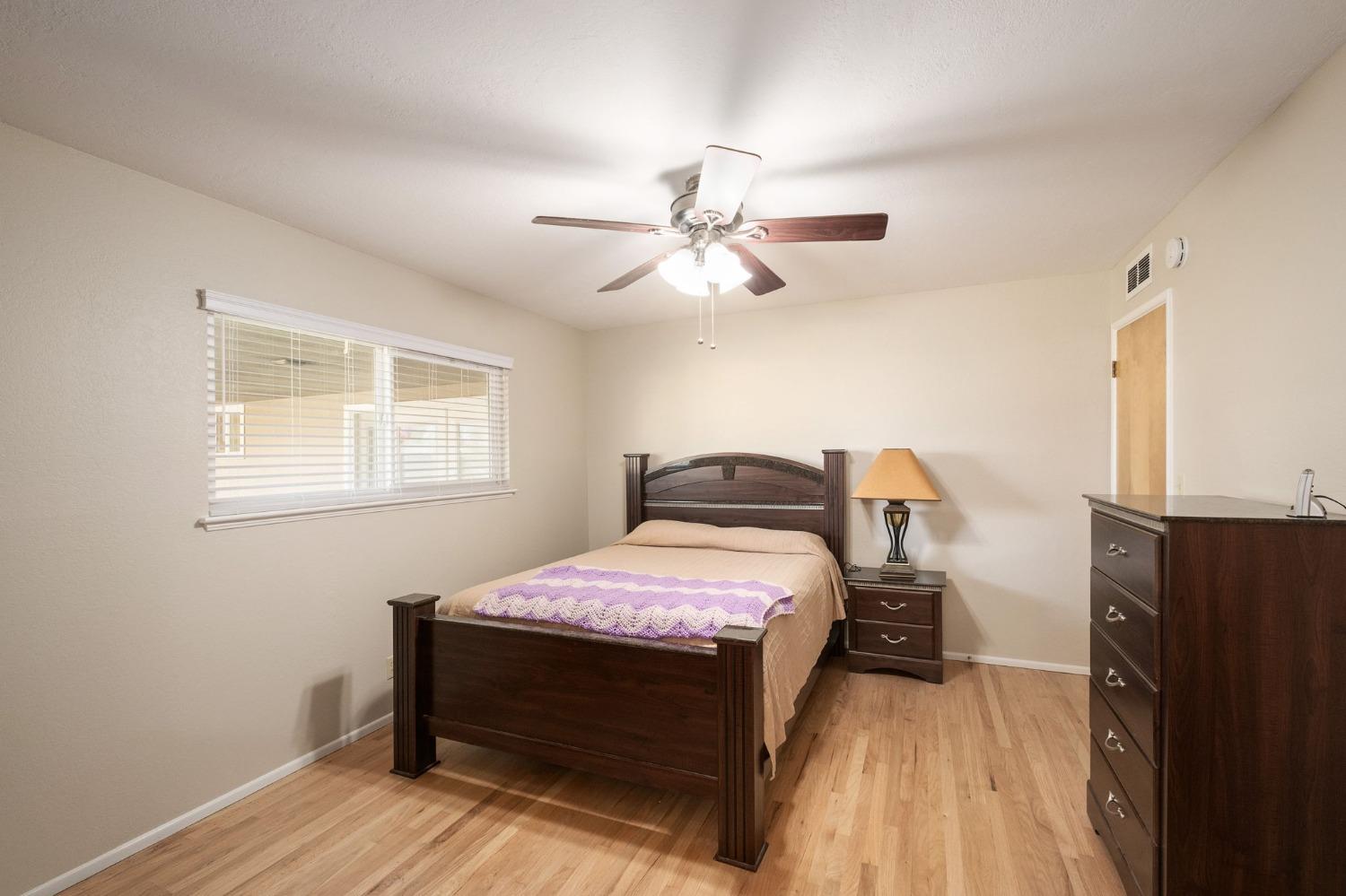 696 W Celeste Ave, Fresno, CA 93704