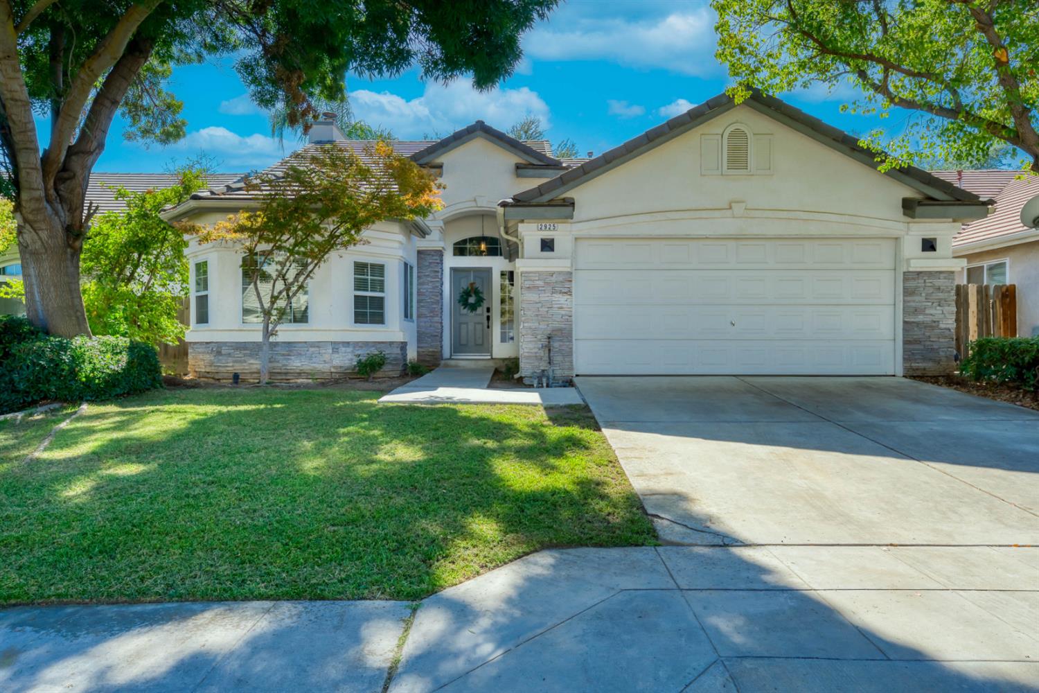 2925 E Eclipse Ave, Fresno, CA 93720