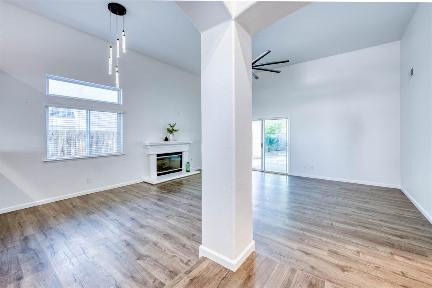 2925 E Eclipse Ave, Fresno, CA 93720