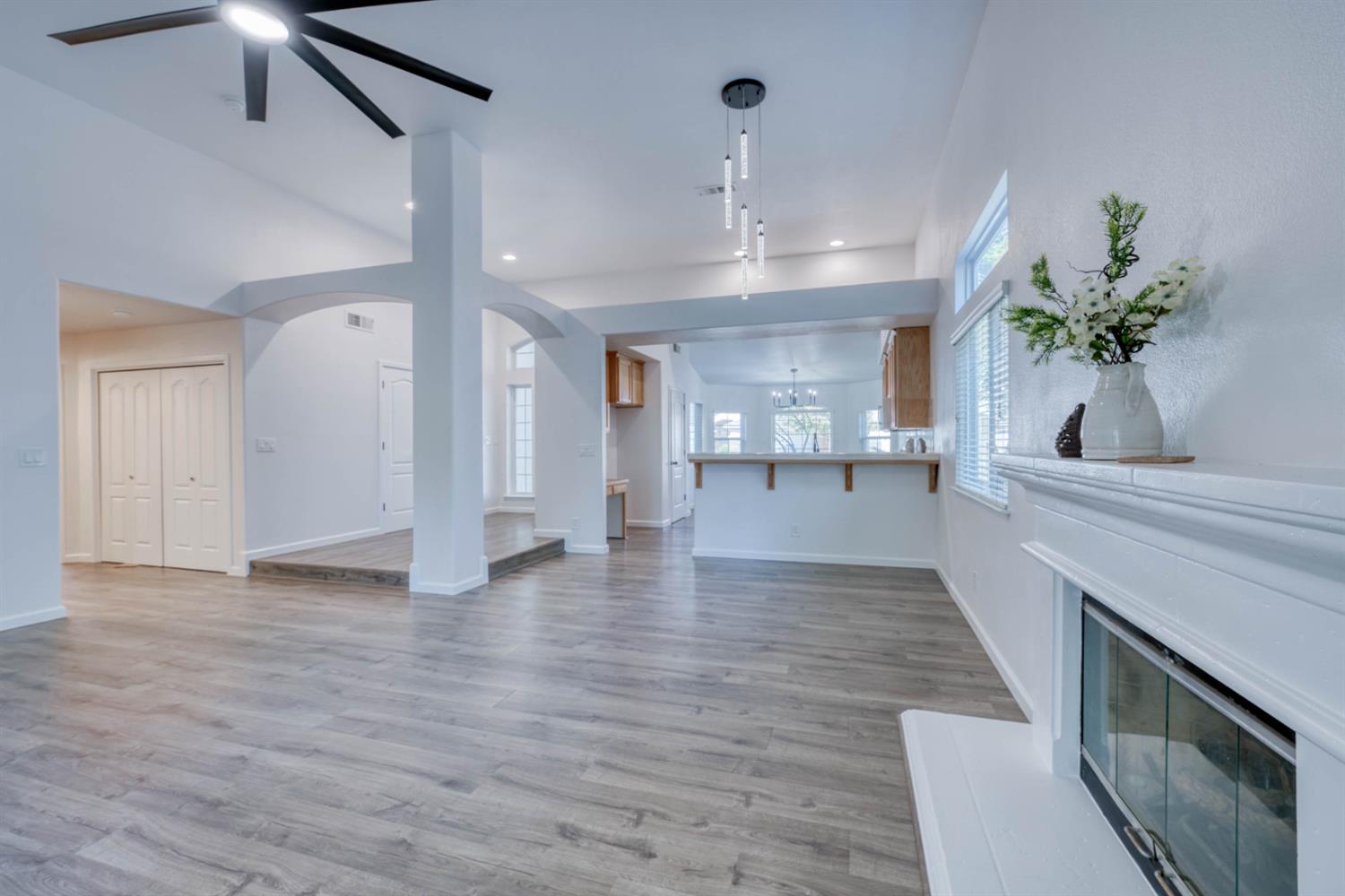 2925 E Eclipse Ave, Fresno, CA 93720