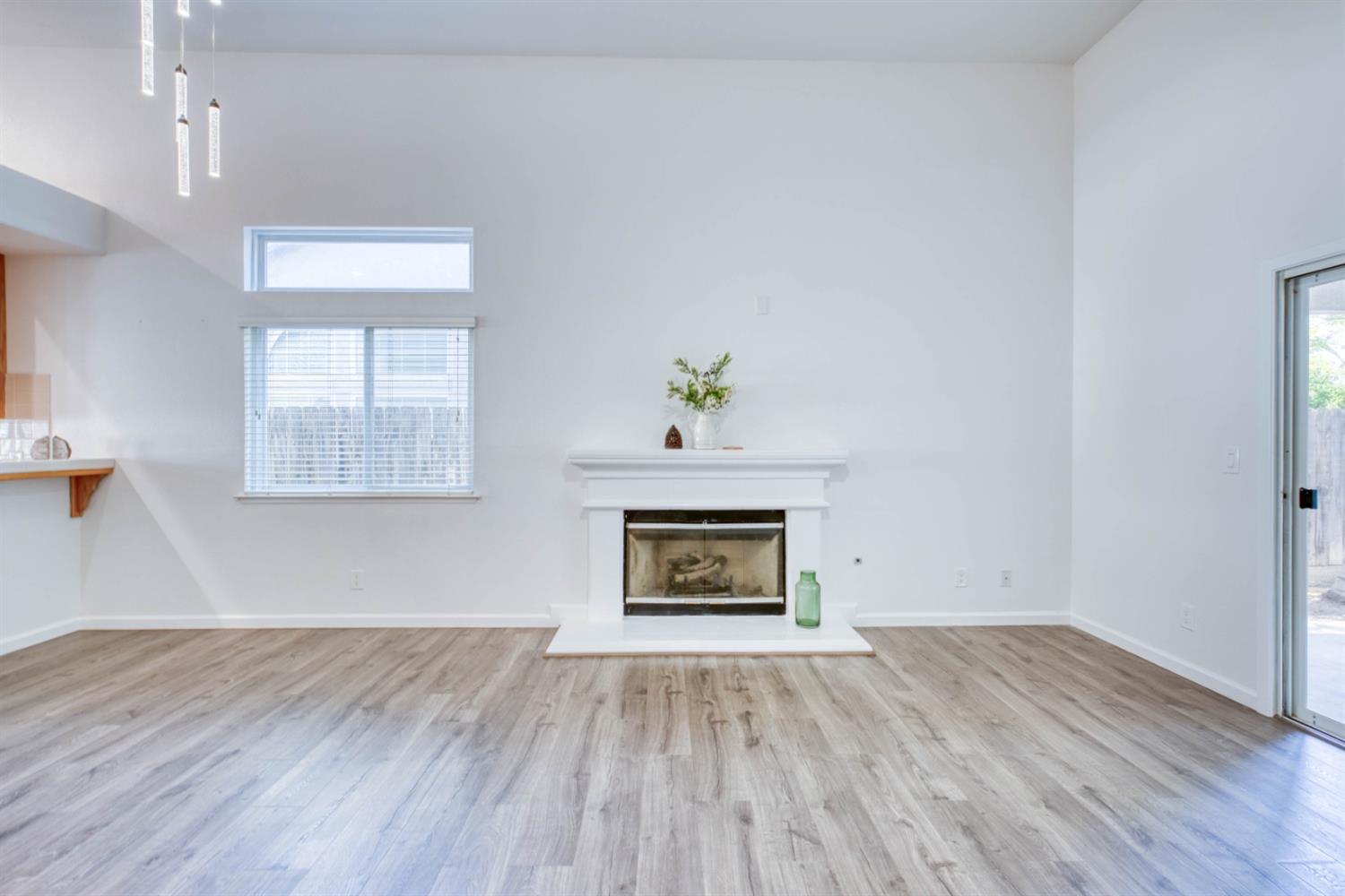 2925 E Eclipse Ave, Fresno, CA 93720