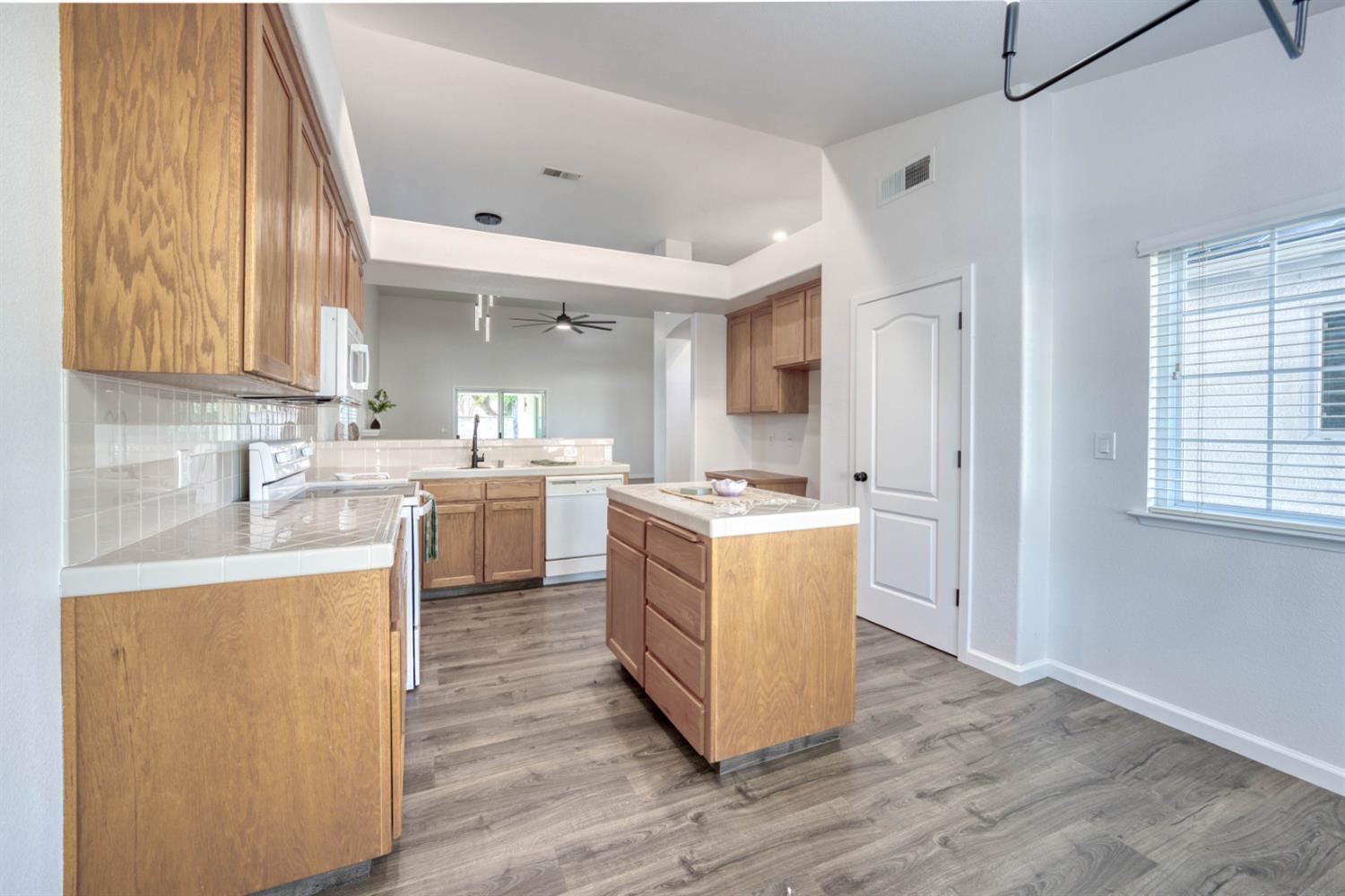 2925 E Eclipse Ave, Fresno, CA 93720