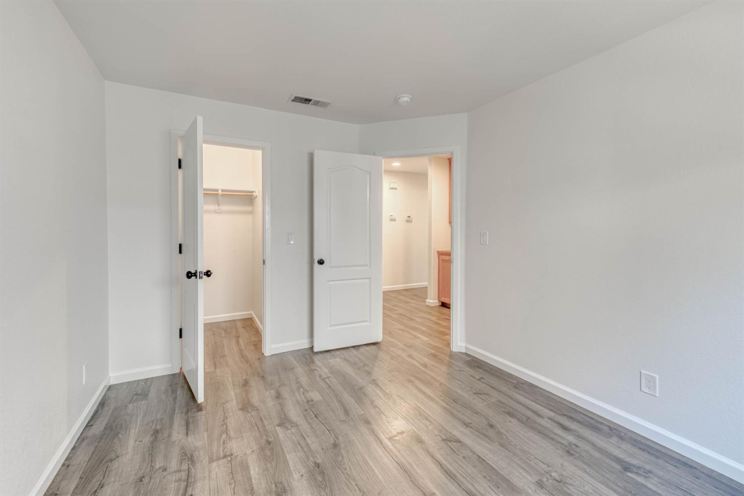 2925 E Eclipse Ave, Fresno, CA 93720