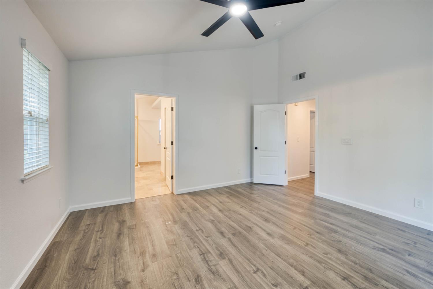 2925 E Eclipse Ave, Fresno, CA 93720