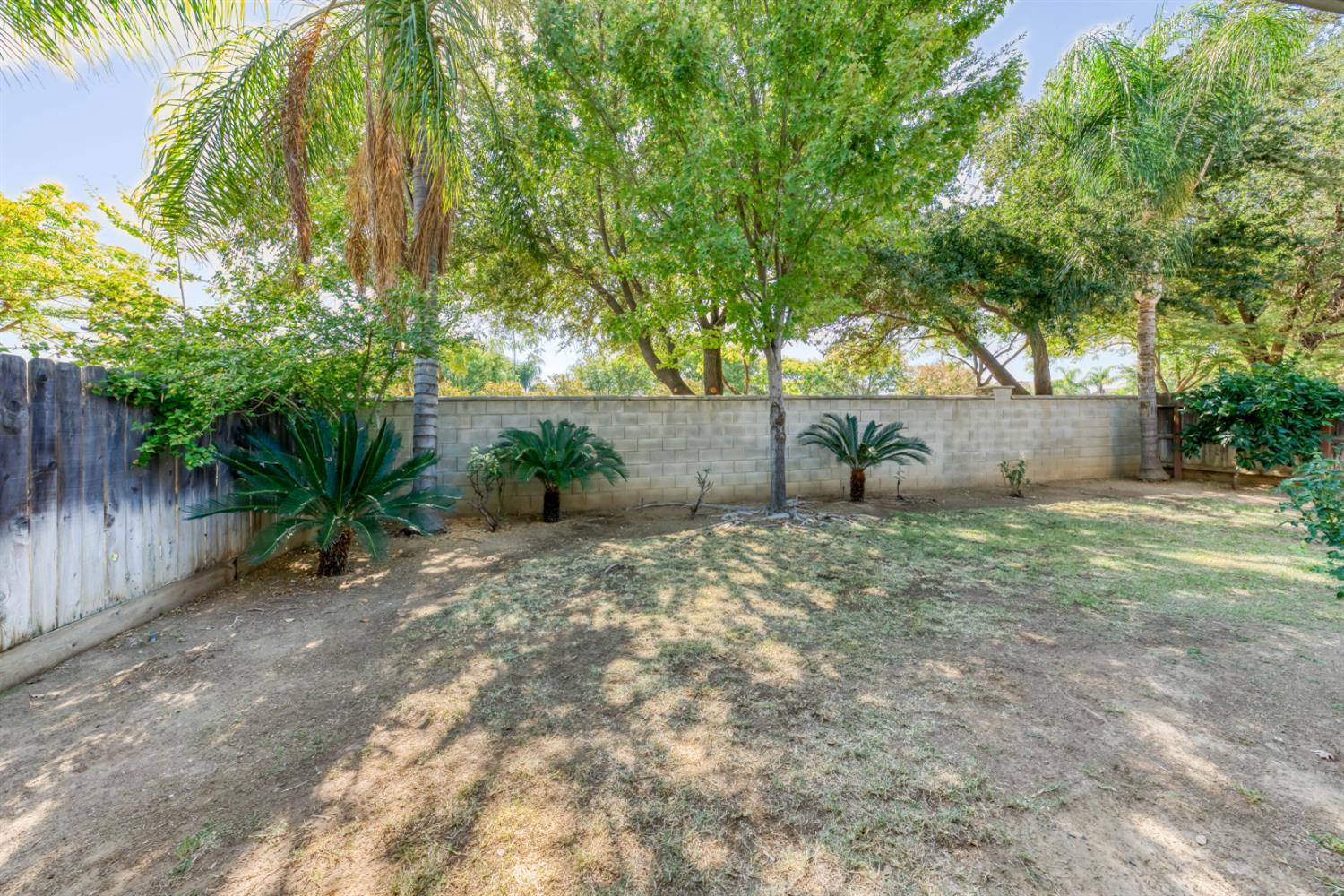 2925 E Eclipse Ave, Fresno, CA 93720