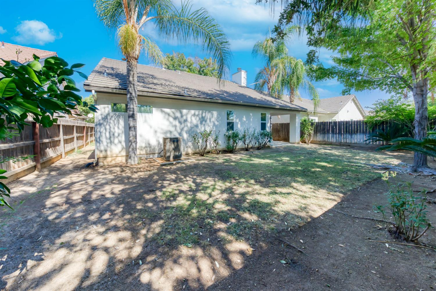 2925 E Eclipse Ave, Fresno, CA 93720