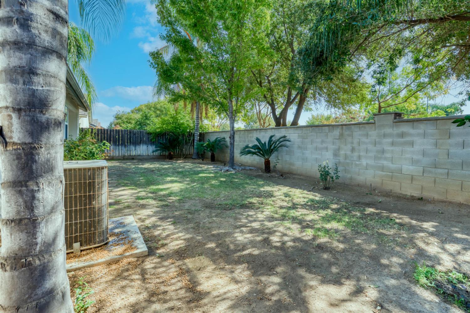 2925 E Eclipse Ave, Fresno, CA 93720