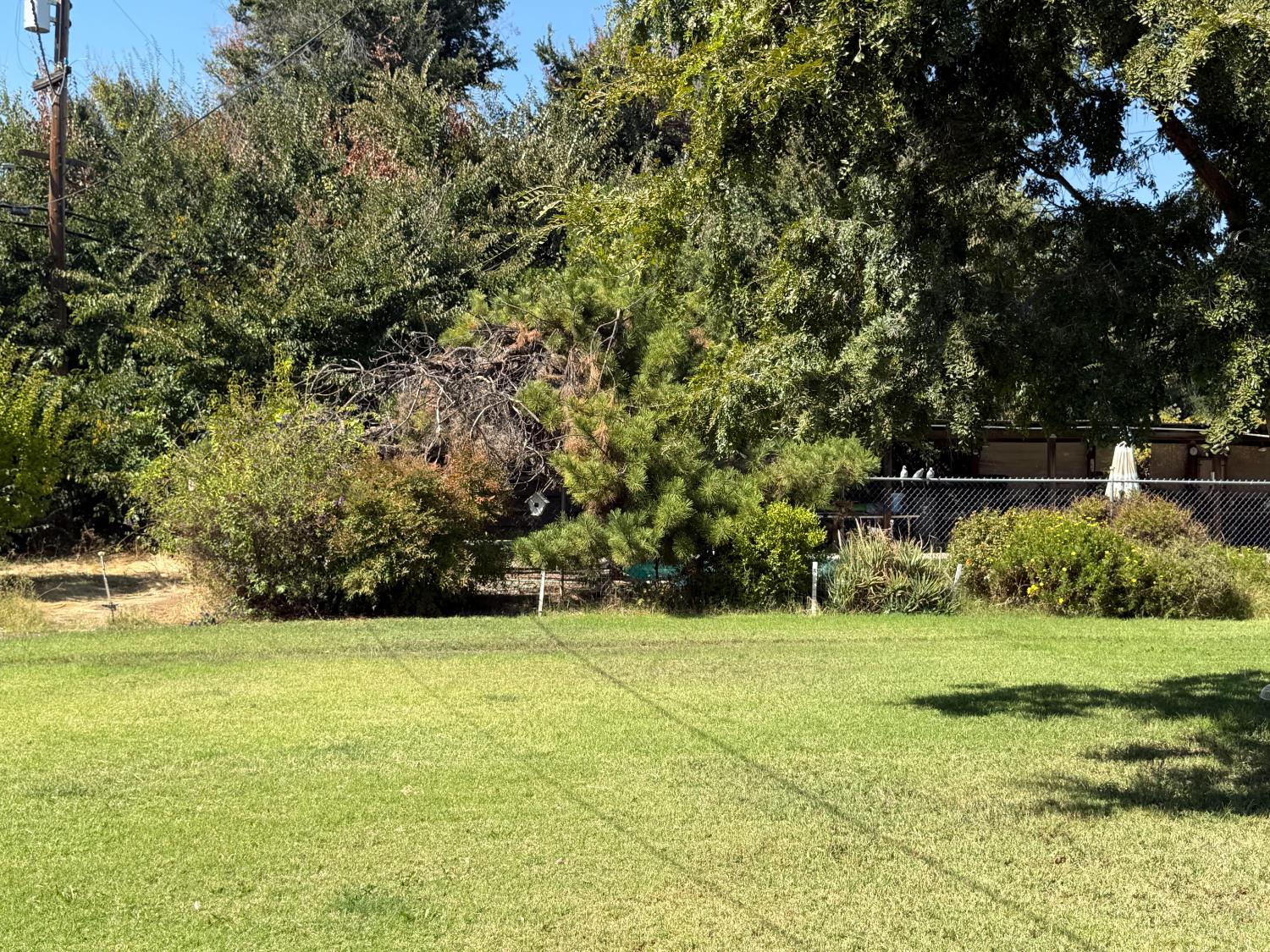 742 S Park Circle Dr, Fresno, CA 93727