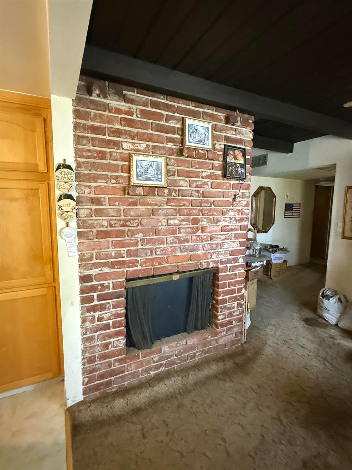 742 S Park Circle Dr, Fresno, CA 93727