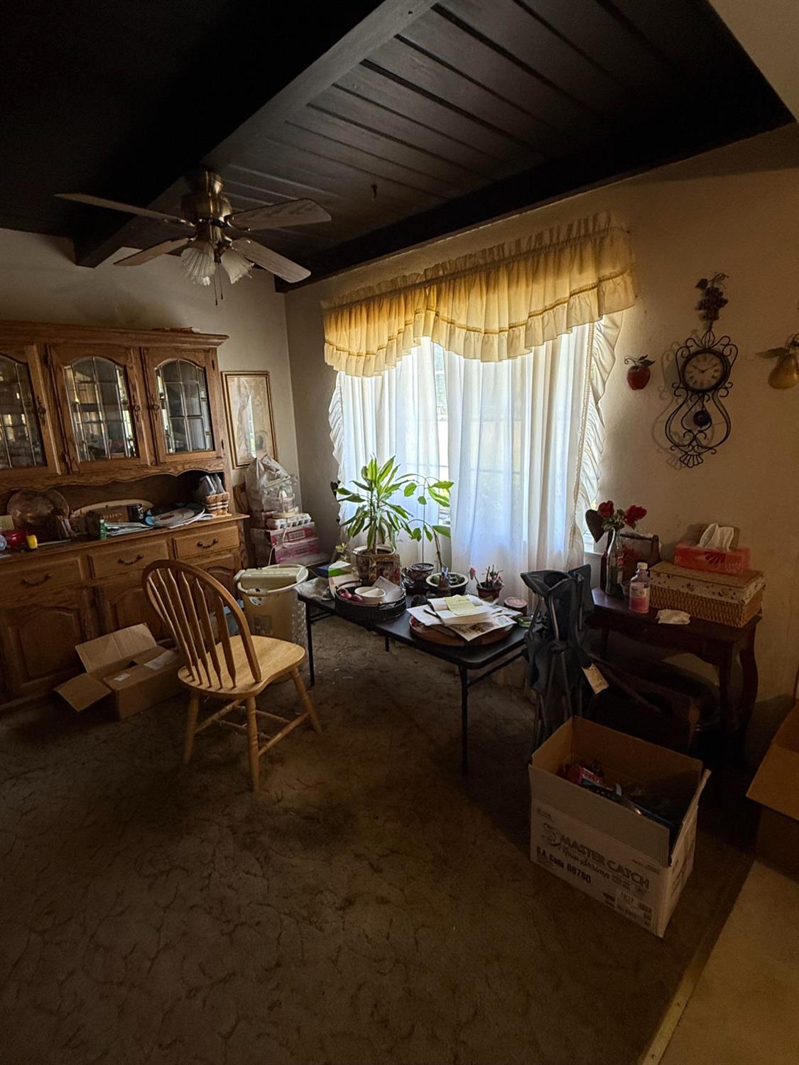 742 S Park Circle Dr, Fresno, CA 93727