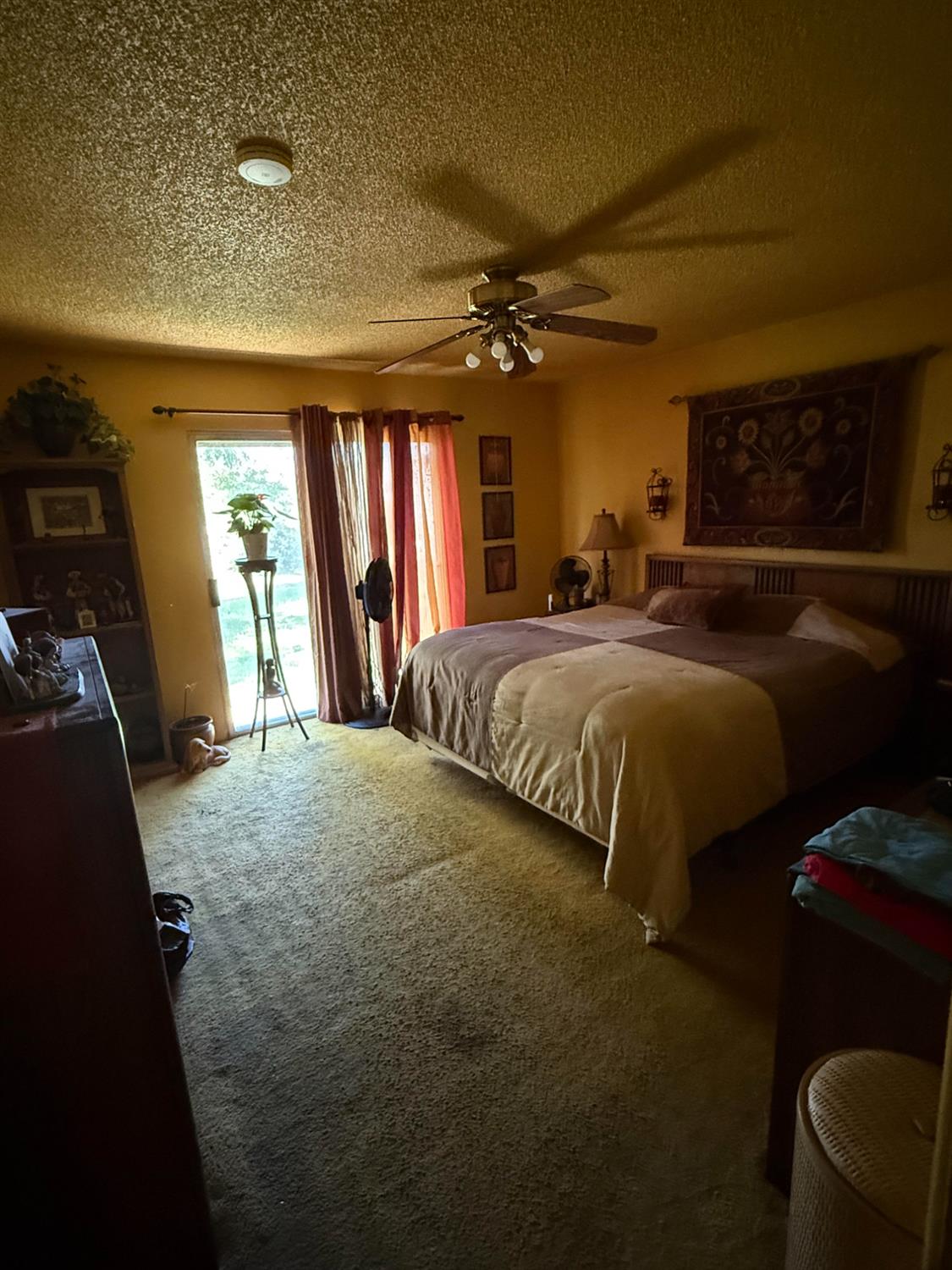 742 S Park Circle Dr, Fresno, CA 93727